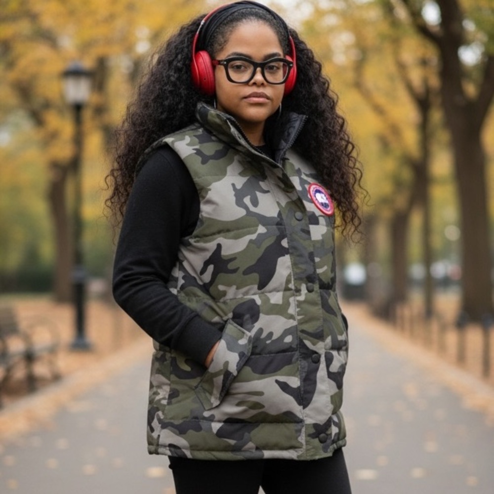 Canada Goose: Freestyle Vest Print Heritage in Classic Camo Coastal Grey - Picture 4 of 14